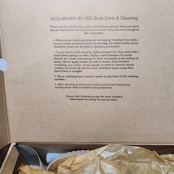 Never stepped in women's size 7W boots - Picture 3 of 4